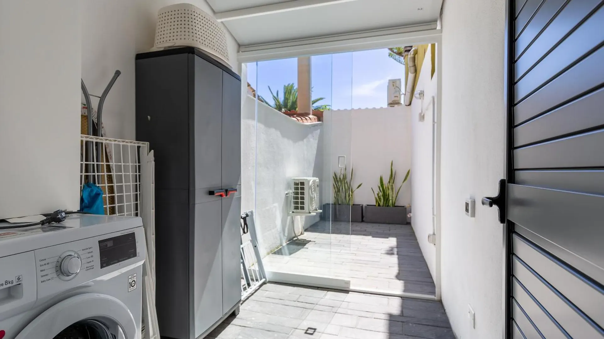 Almar Holiday House Quartu SantʼElena 0*,  Italien
